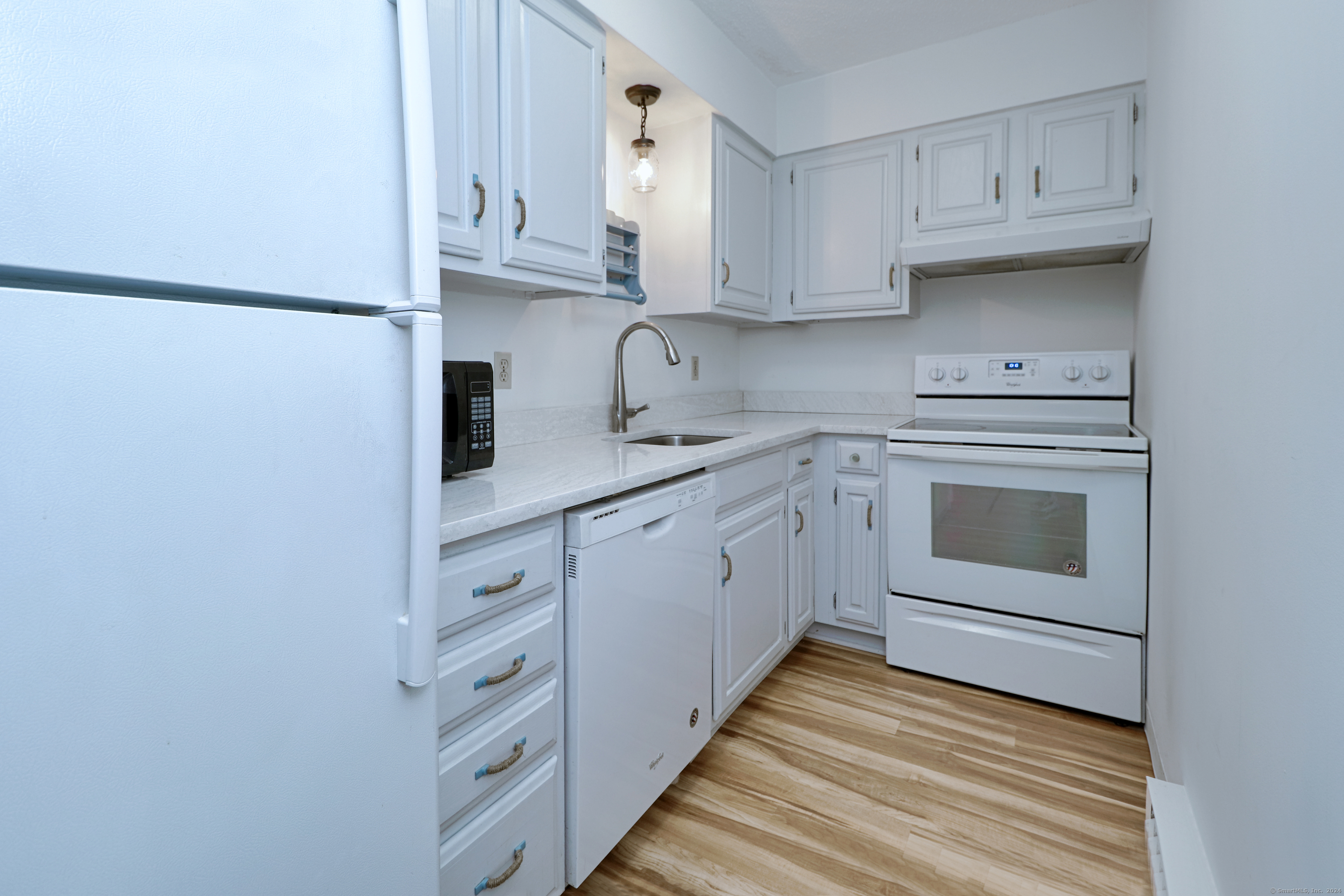 155 Short Beach Road, Unit 311 Stratford, CT 06615 - Photo 4 of 13