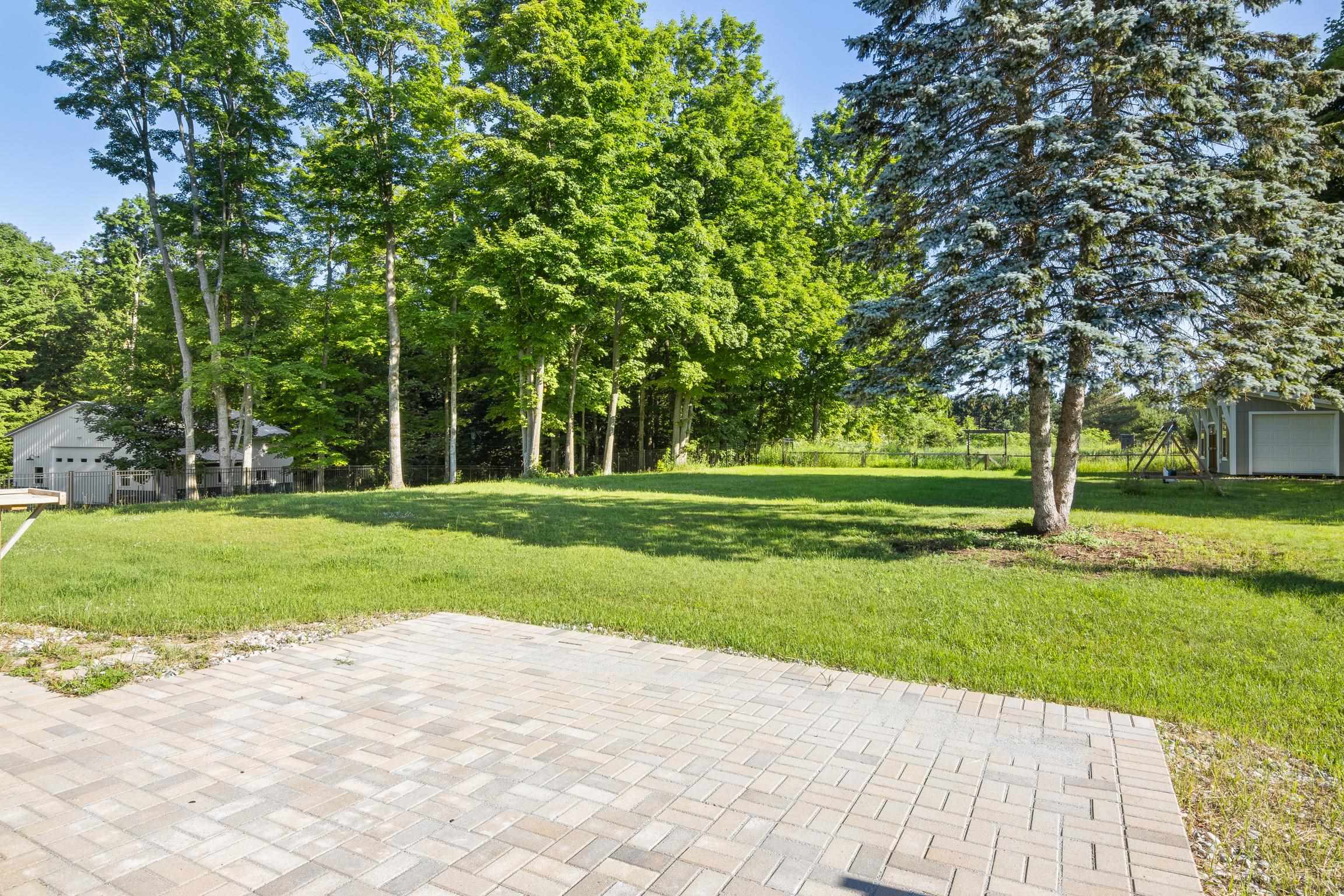 3733 East Long Lake Road Traverse City, MI 49685 - Photo 40 of 47 1947831-7fcf8cb1-56f6-4ca9-8a60-b8a6058fe565.JPG