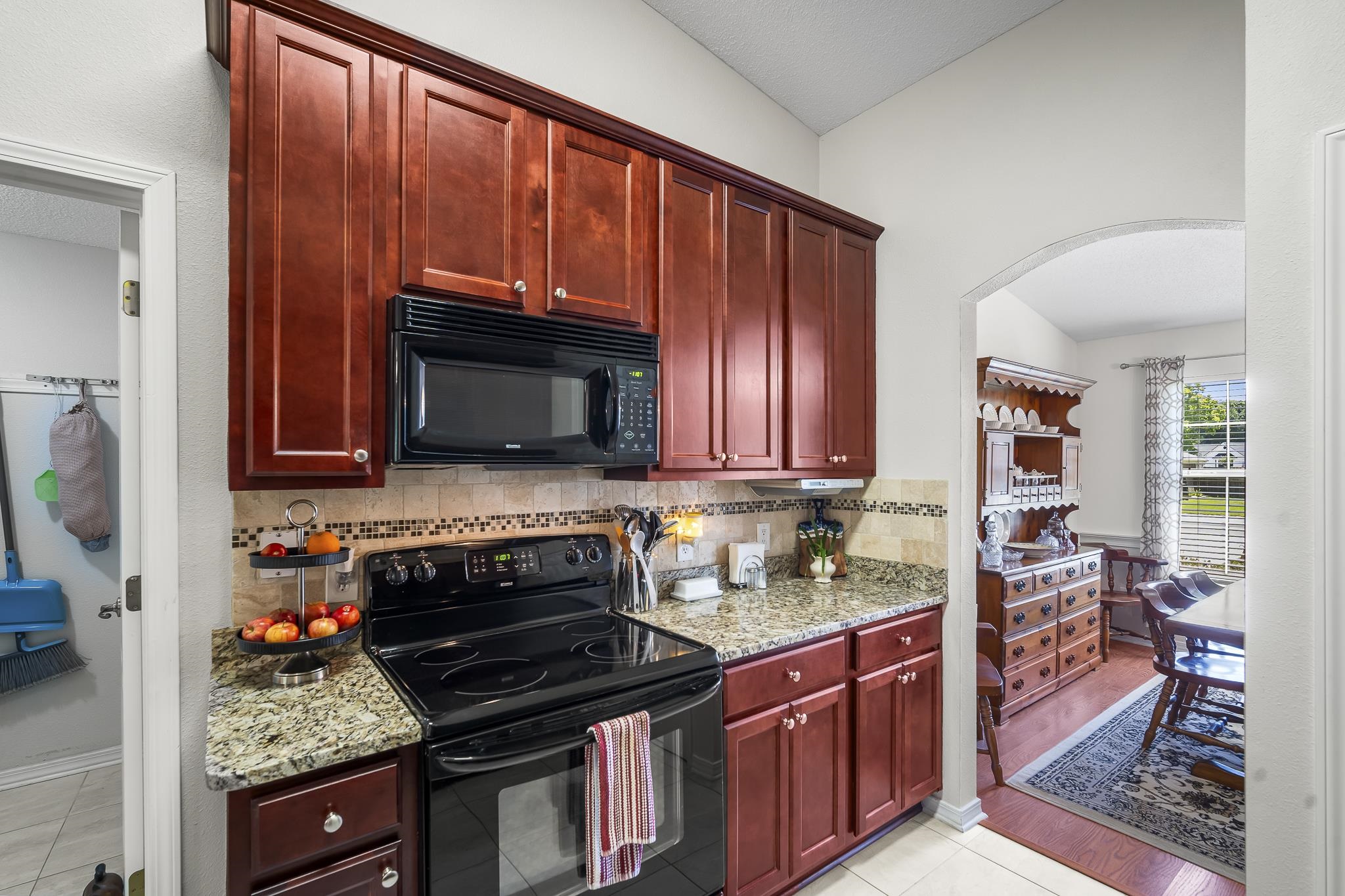 1802 South Bay Street Foley, AL 36535 - Photo 14 of 30 Kitchen