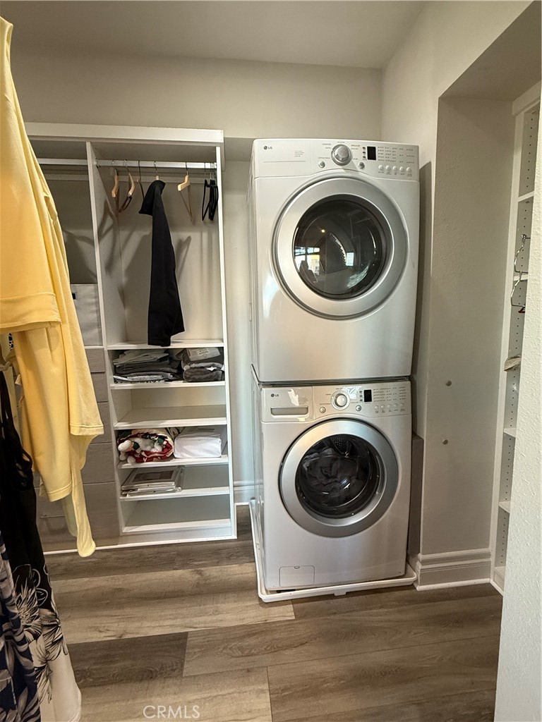 488 East Ocean Boulevard, Unit P2 Long Beach, CA 90802 - Photo 10 of 15 a utility room with dryer and washer