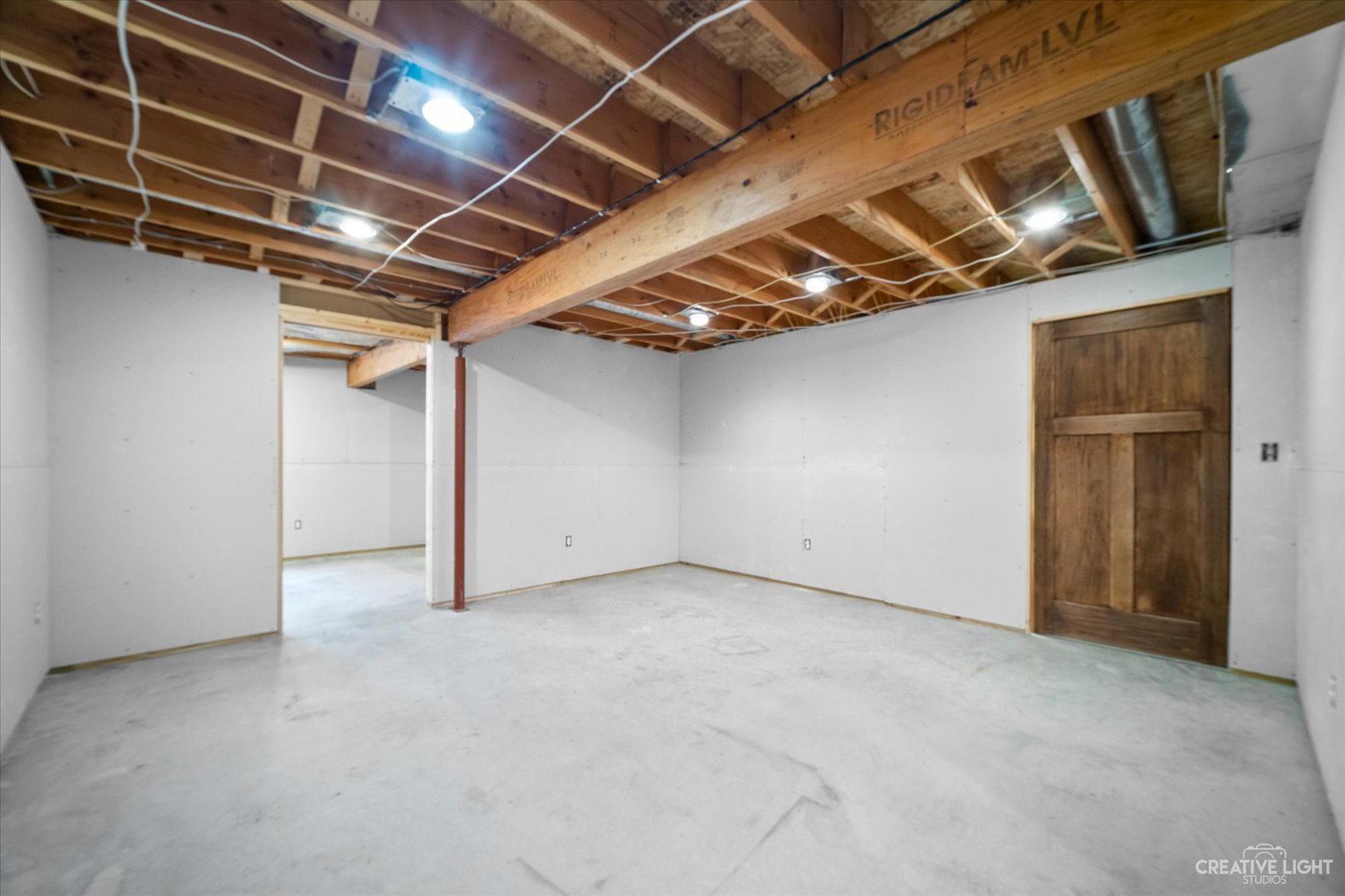 401 Lake Lida Lane Rochelle, IL 61068 - Photo 15 of 20 a view of an empty room