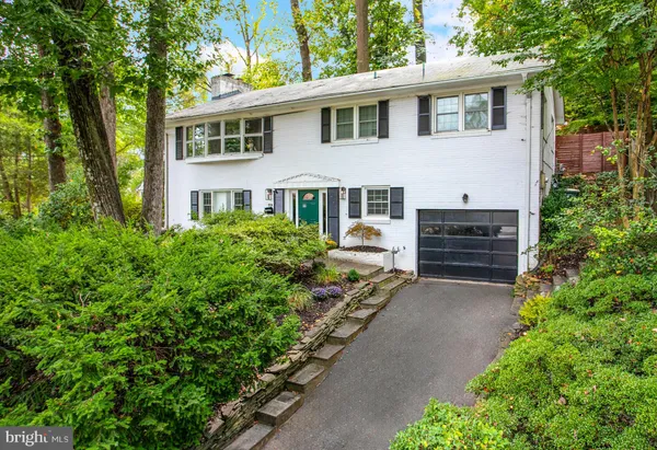 $5,950 | 3710 Lorcom Lane, Arlington, VA 22207