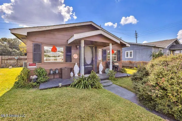 $395,000 | 1807 School Street, Ocean Springs, MS 39564