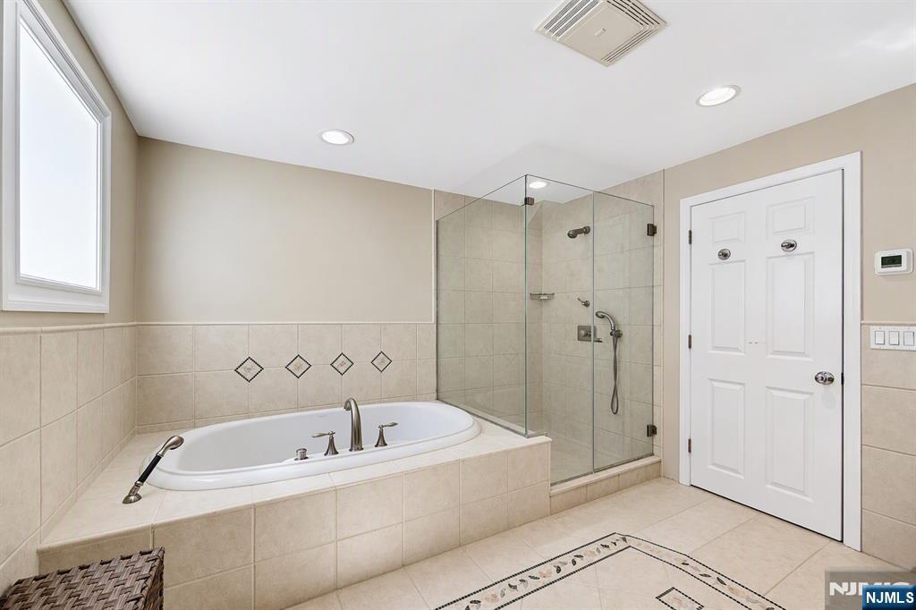 626 Sunderland Road Teaneck, NJ 07666 - Photo 24 of 40 Gallery Image 24