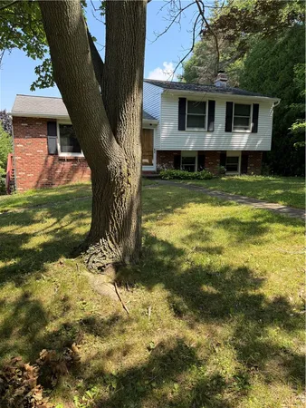 $179,900 | 32 Debran Drive, Henrietta, NY 14467