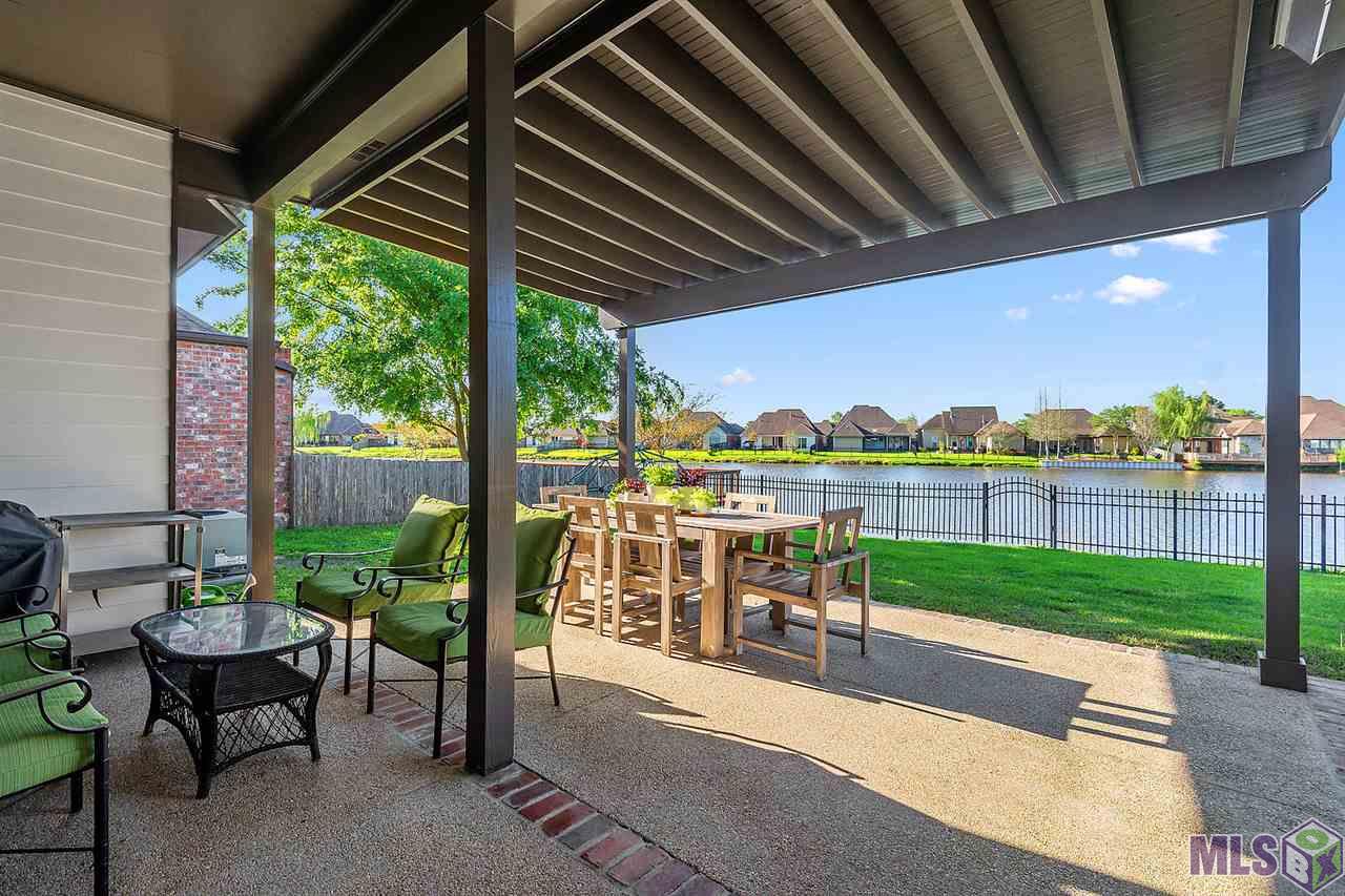 10757 Springtree Avenue Baton Rouge, LA 70810 - Photo 3 of 16 Beautiful Covered Patio