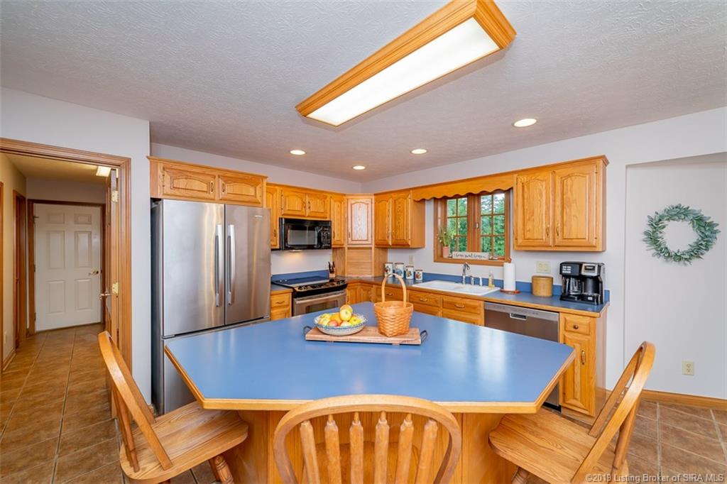 2707 Edwardsville Galena Road Georgetown, IN 47122 - Photo 5 of 42 Gallery Image 5