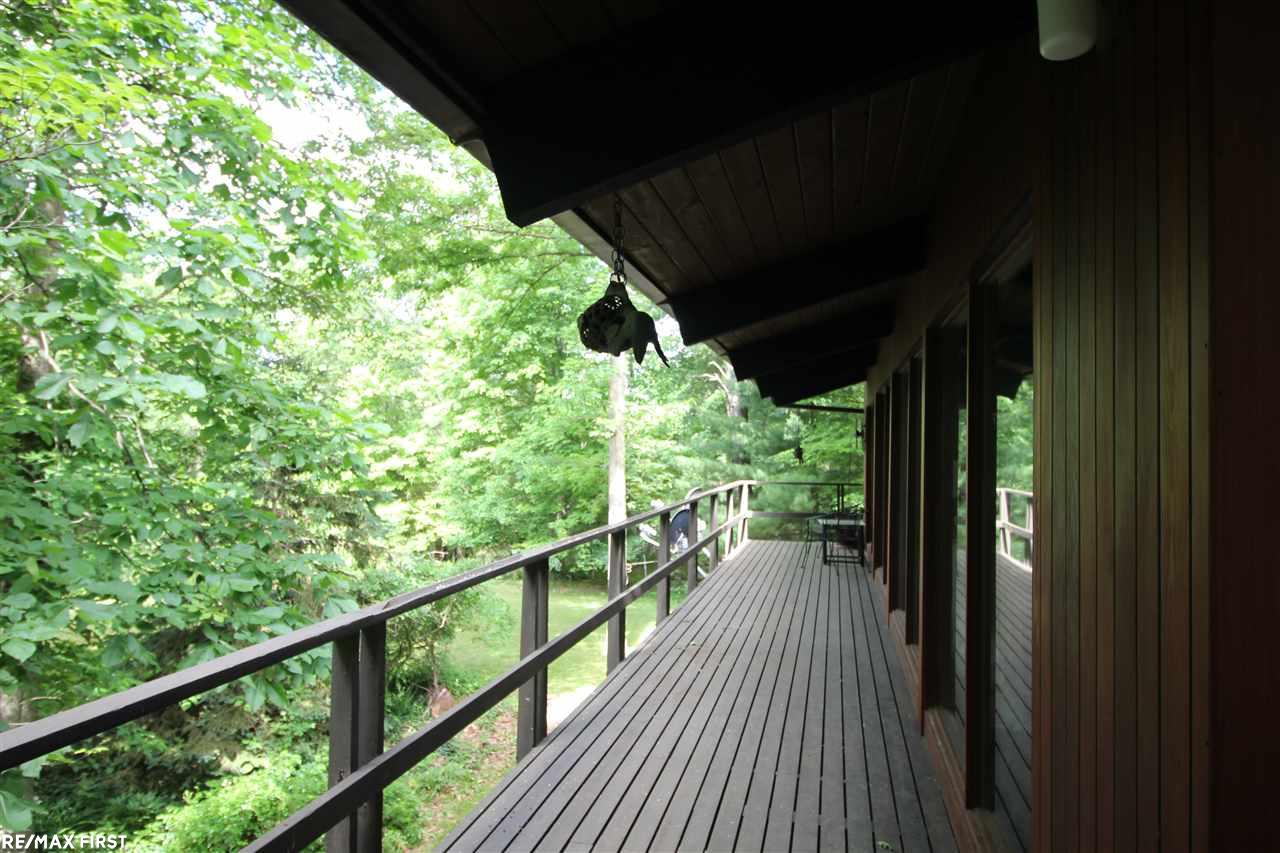 3175 Ray Road Oxford, MI 48370 - Photo 6 of 28 COVERED WRAP AROUND DECK