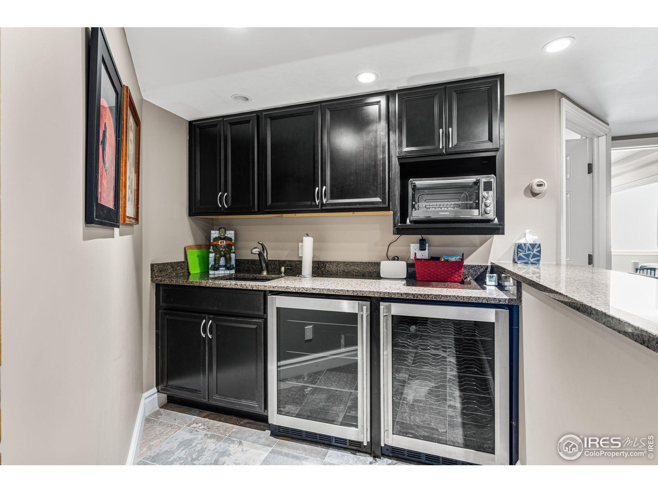 6850 Frying Pan Road Boulder, CO 80301 - Photo 27 of 40 Basement wet bar