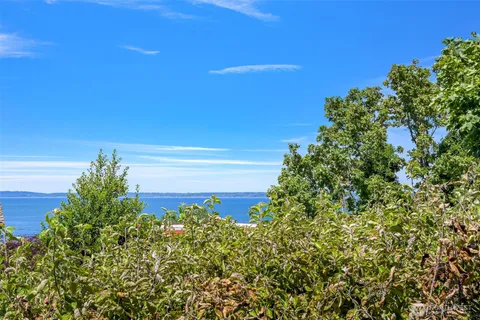 $885,000 | 1016 12th Street, Bellingham, WA 98225