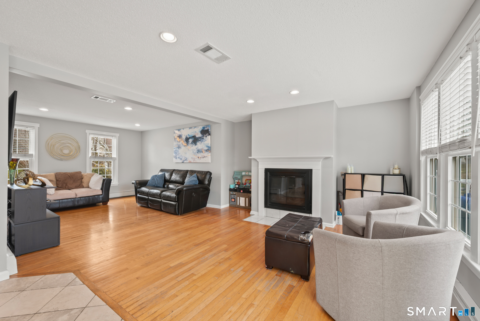 56 Coles Road Middletown, CT 06457 - Photo 9 of 40