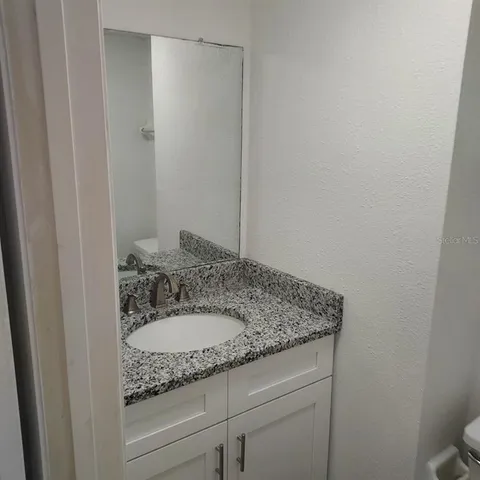 $2,100 | 2929 Kelly Ridge Lane, Tampa, FL 33604