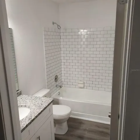 $2,100 | 2929 Kelly Ridge Lane, Tampa, FL 33604