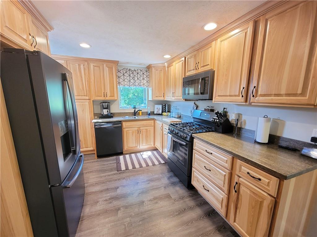 216 Middle Trail Butler, PA 16002 - Photo 3 of 25
