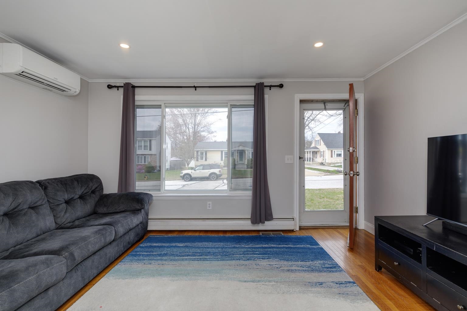 49 Devco Drive Manchester, NH 03103 - Photo 2 of 38