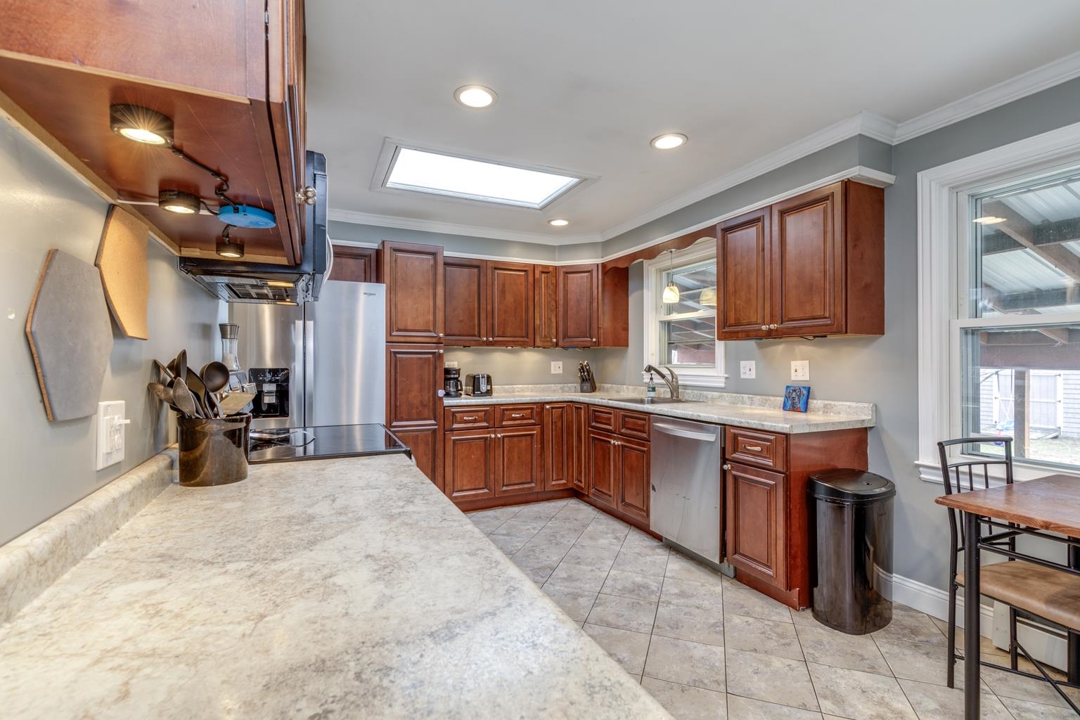 49 Devco Drive Manchester, NH 03103 - Photo 10 of 38