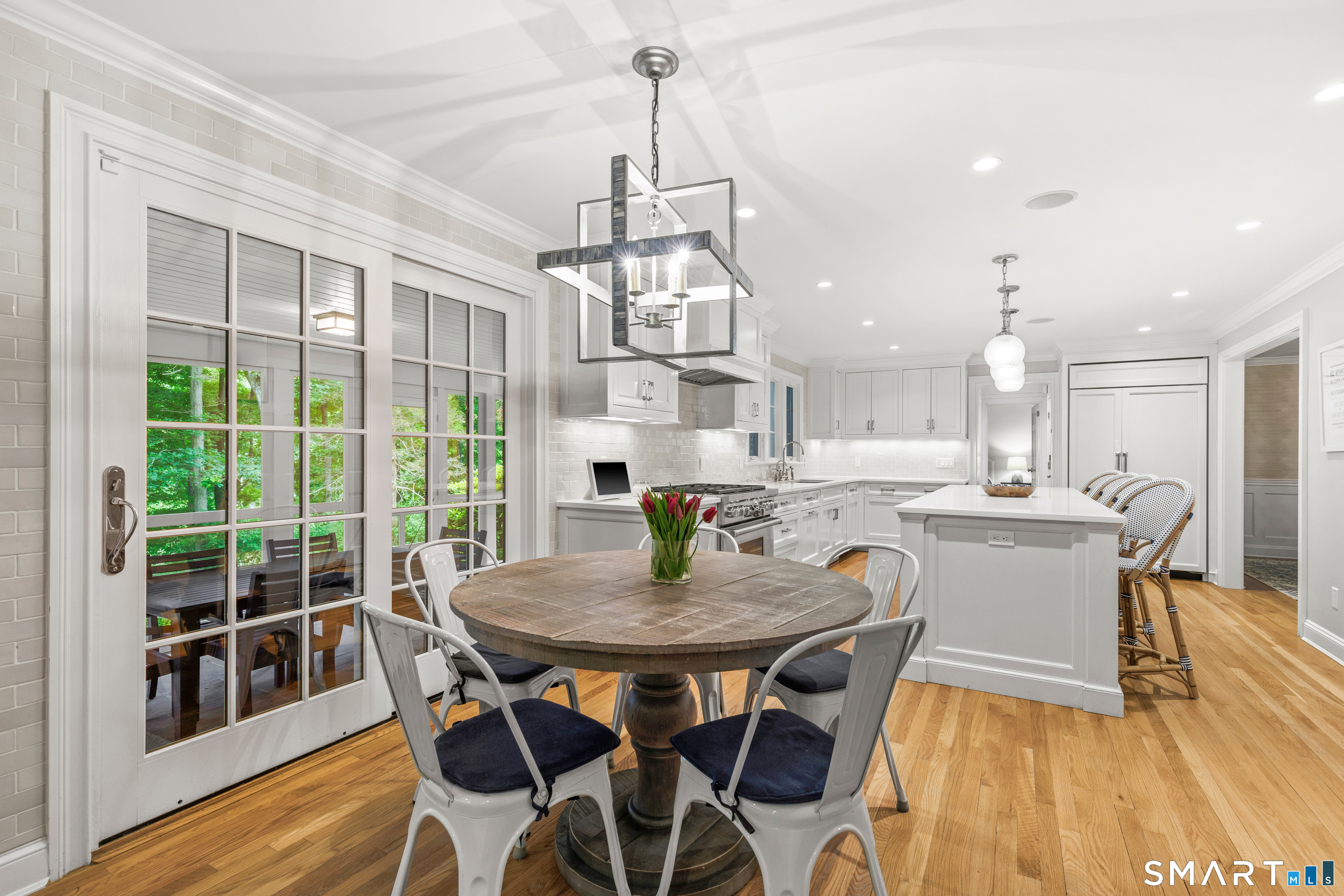 599 North Wilton Road New Canaan, CT 06840 - Photo 10 of 37 Eat-in kitchen