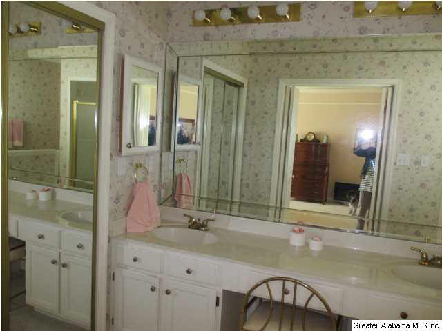 136 Braxton Way Pelham, AL 35124 - Photo 15 of 31