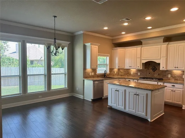 $2,700 | 2134 Chestnut Oak Circle, College Station, TX 77845