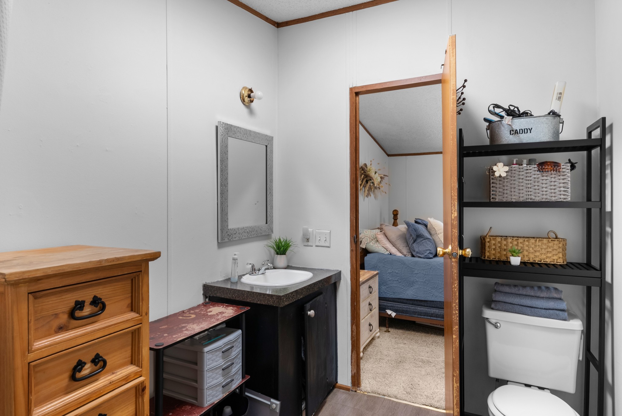 5147 Wiley Hollow Road Culleoka, TN 38451 - Photo 16 of 29 a living room with furniture and a mirror