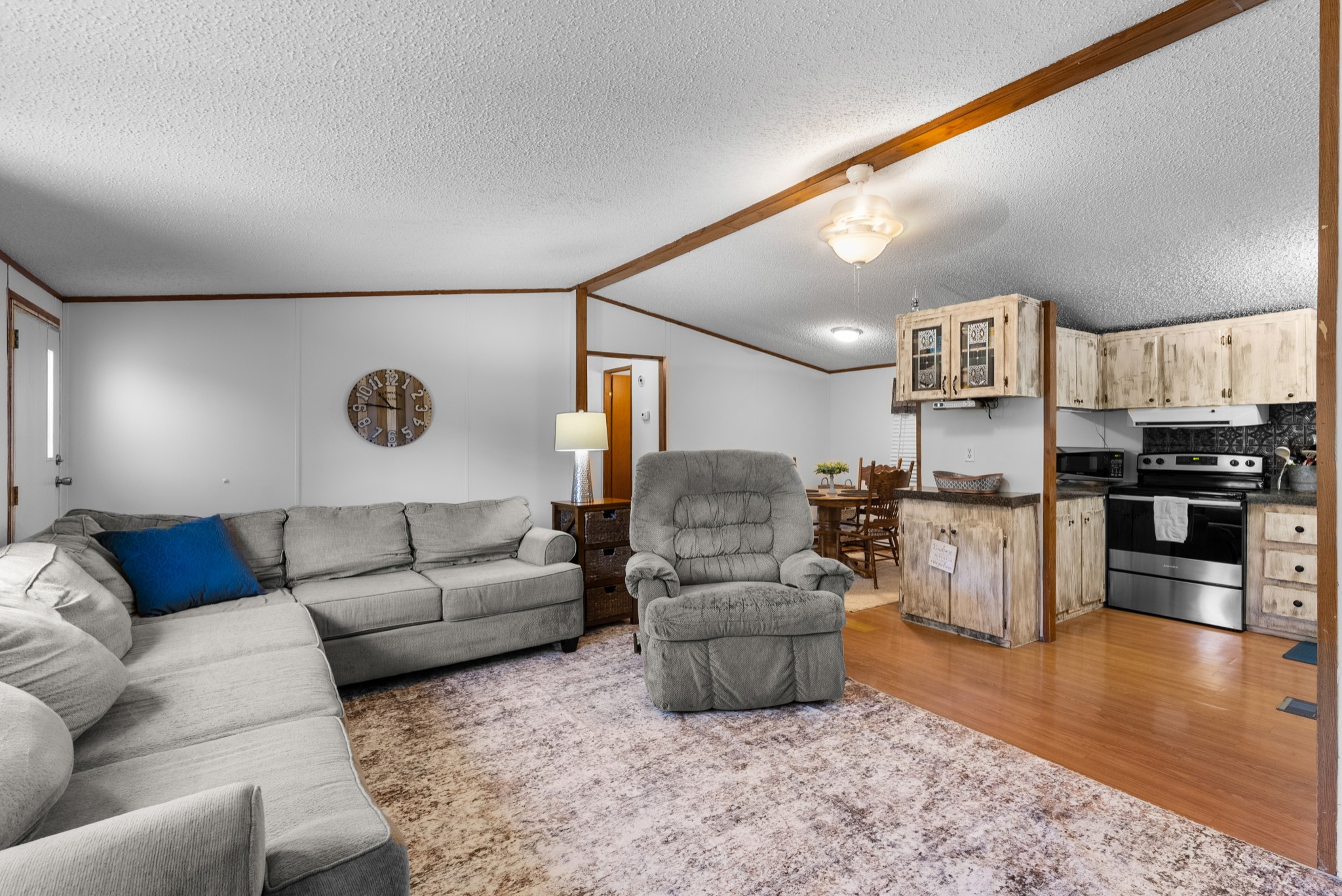 5147 Wiley Hollow Road Culleoka, TN 38451 - Photo 3 of 29 a living room with furniture and kitchen view