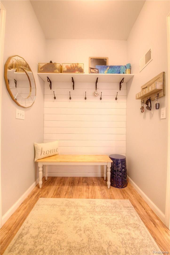 10575 Mason Road Fowlerville, MI 48836 - Photo 10 of 34 930A6262_3_4_preview.jpeg