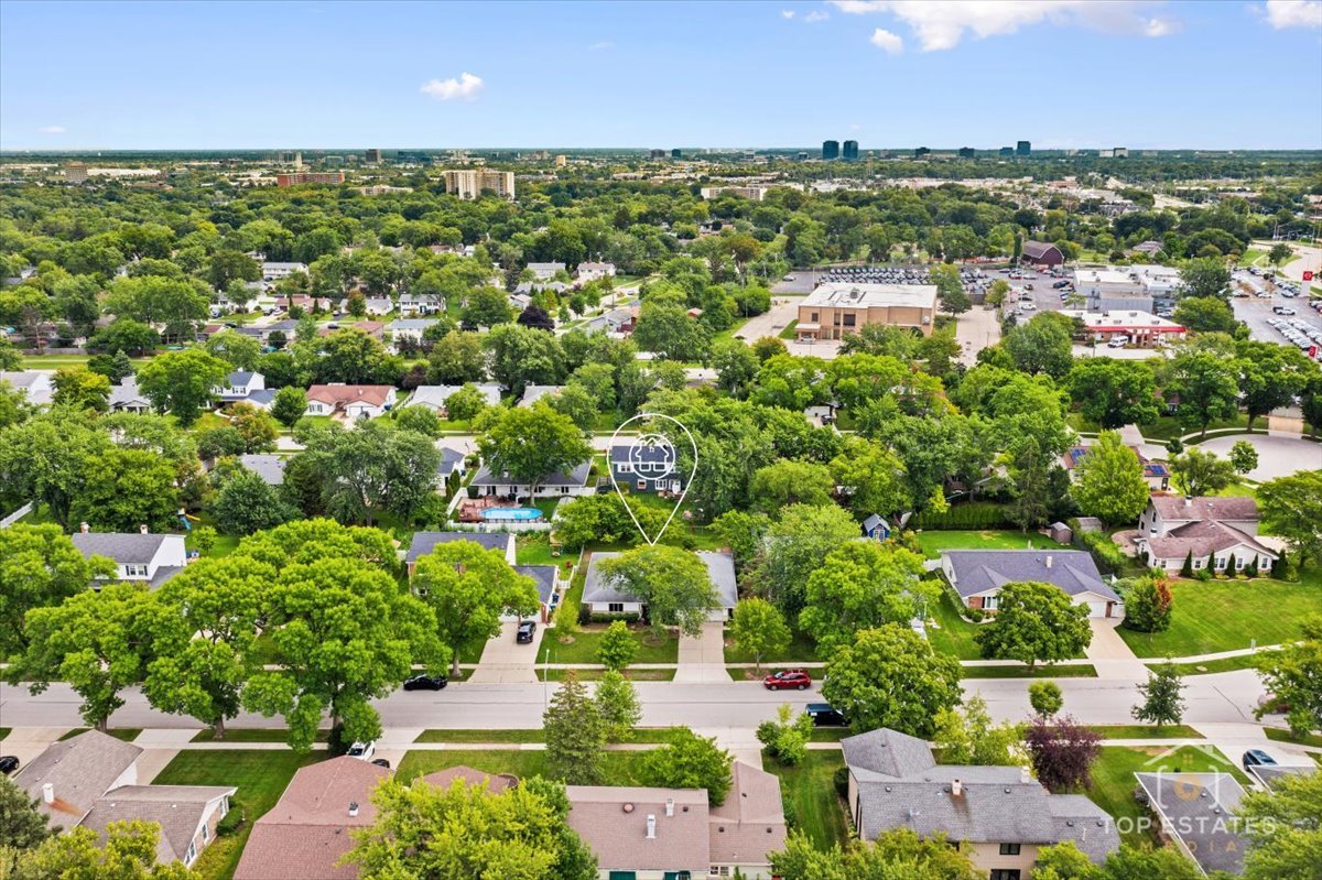 1327 Churchill Road Schaumburg, IL 60169 - Photo 5 of 71 a view of a city