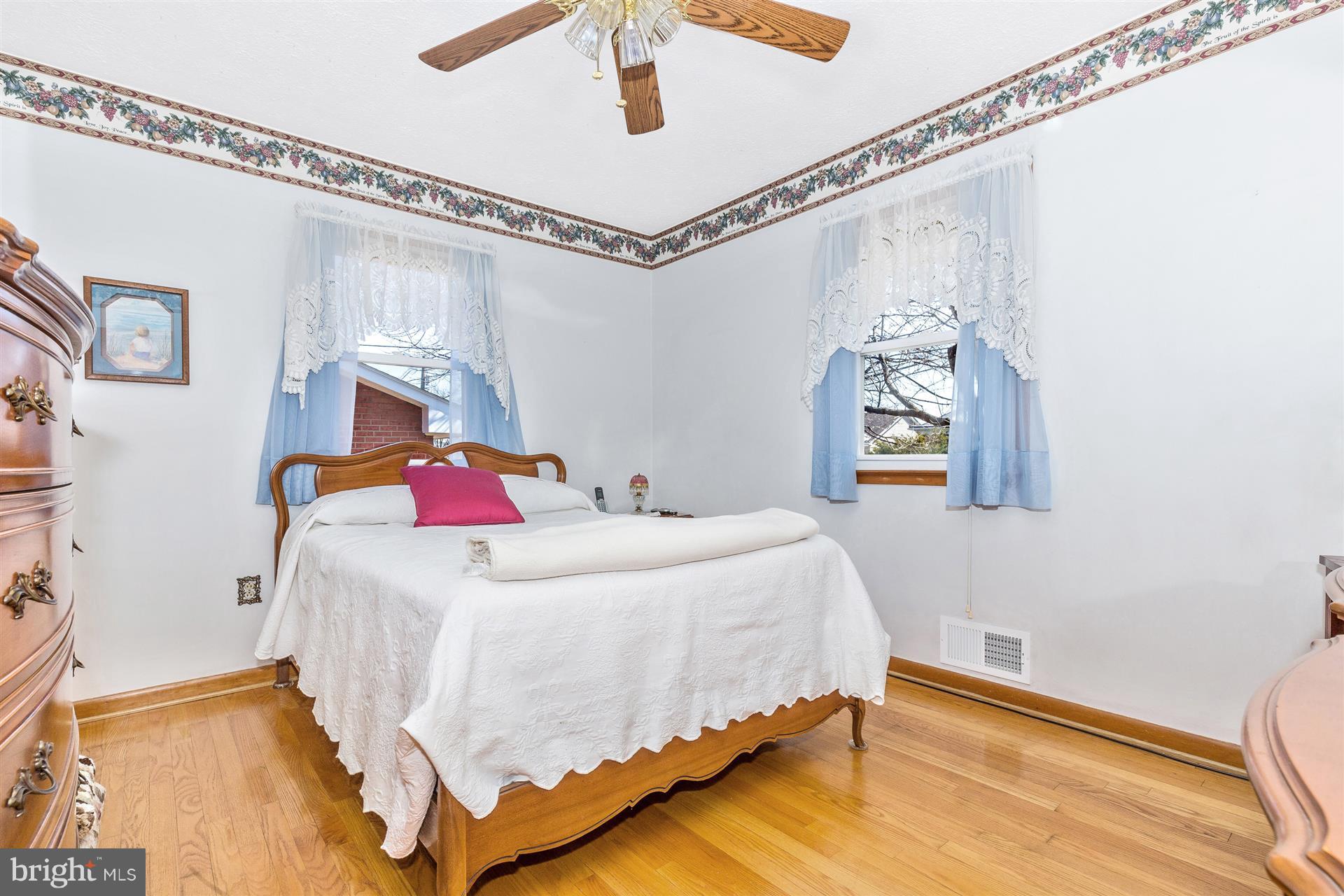 909 Chestnut Street Frederick, MD 21703 - Photo 14 of 29 Bedroom (Master)