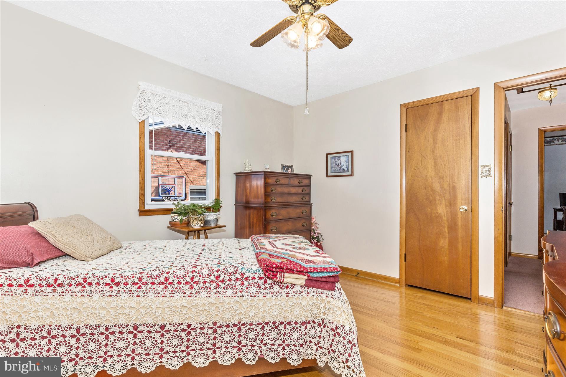 909 Chestnut Street Frederick, MD 21703 - Photo 17 of 29 Bedroom #2