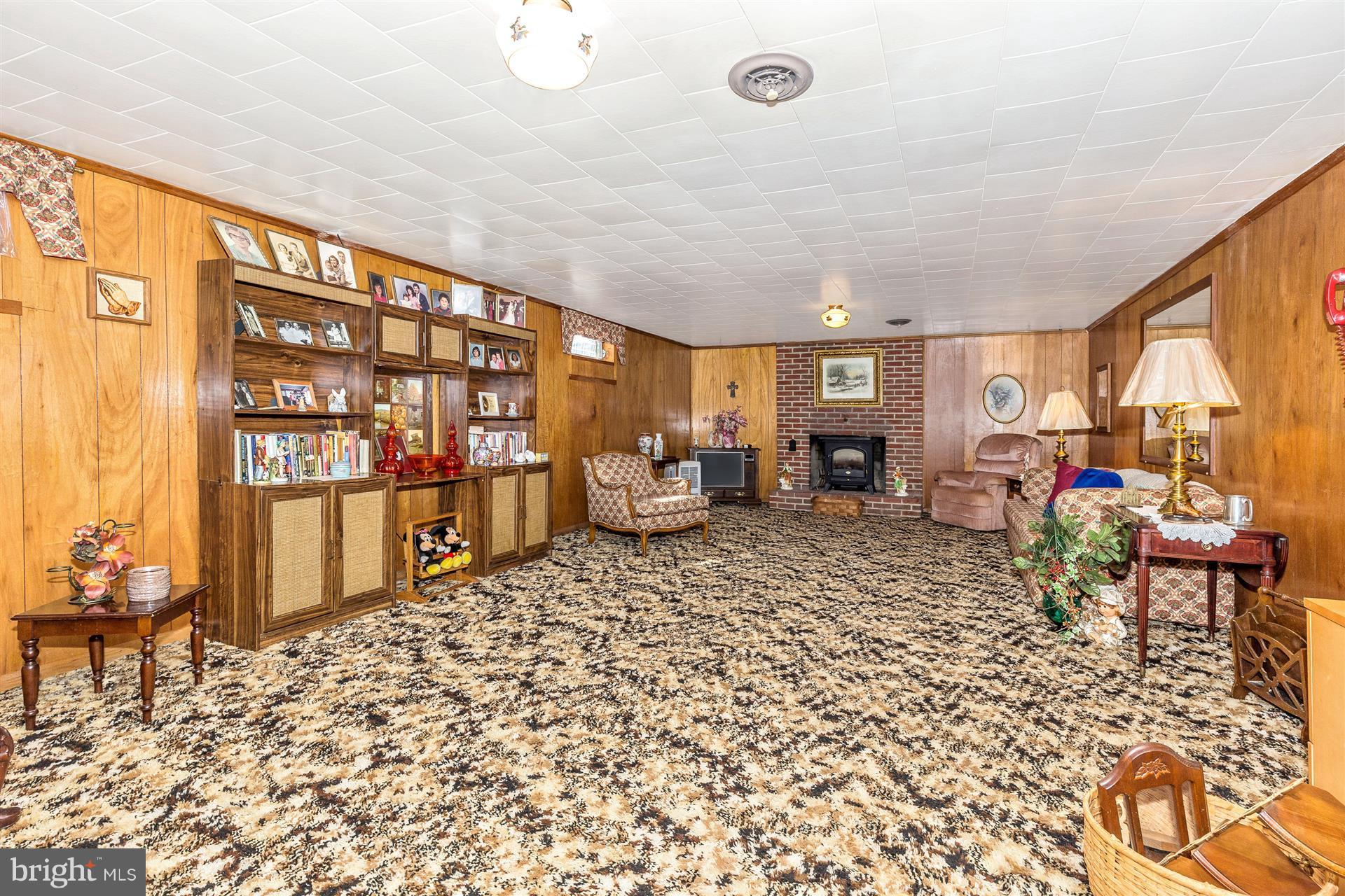 909 Chestnut Street Frederick, MD 21703 - Photo 20 of 29 Family Room