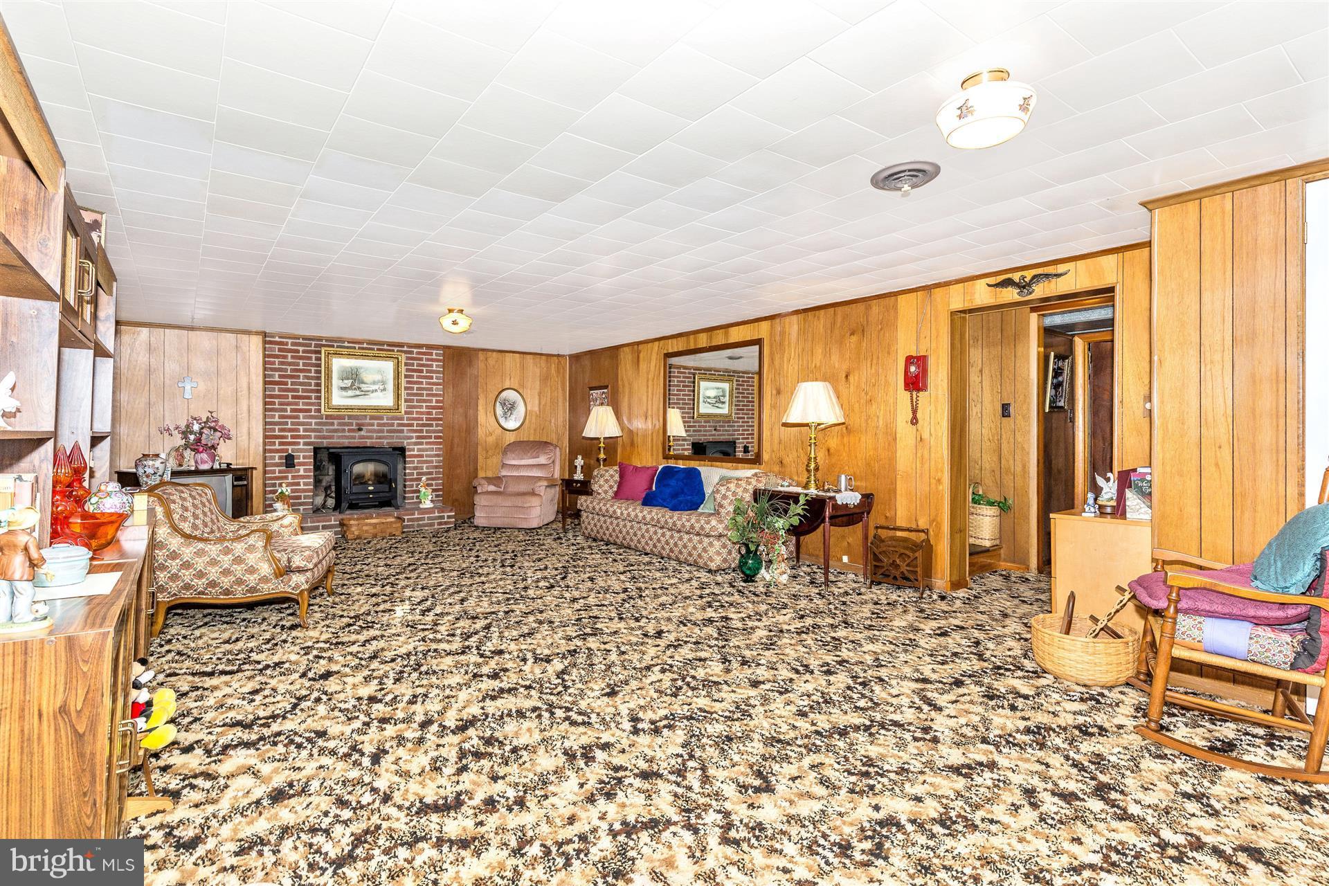 909 Chestnut Street Frederick, MD 21703 - Photo 21 of 29 Family Room