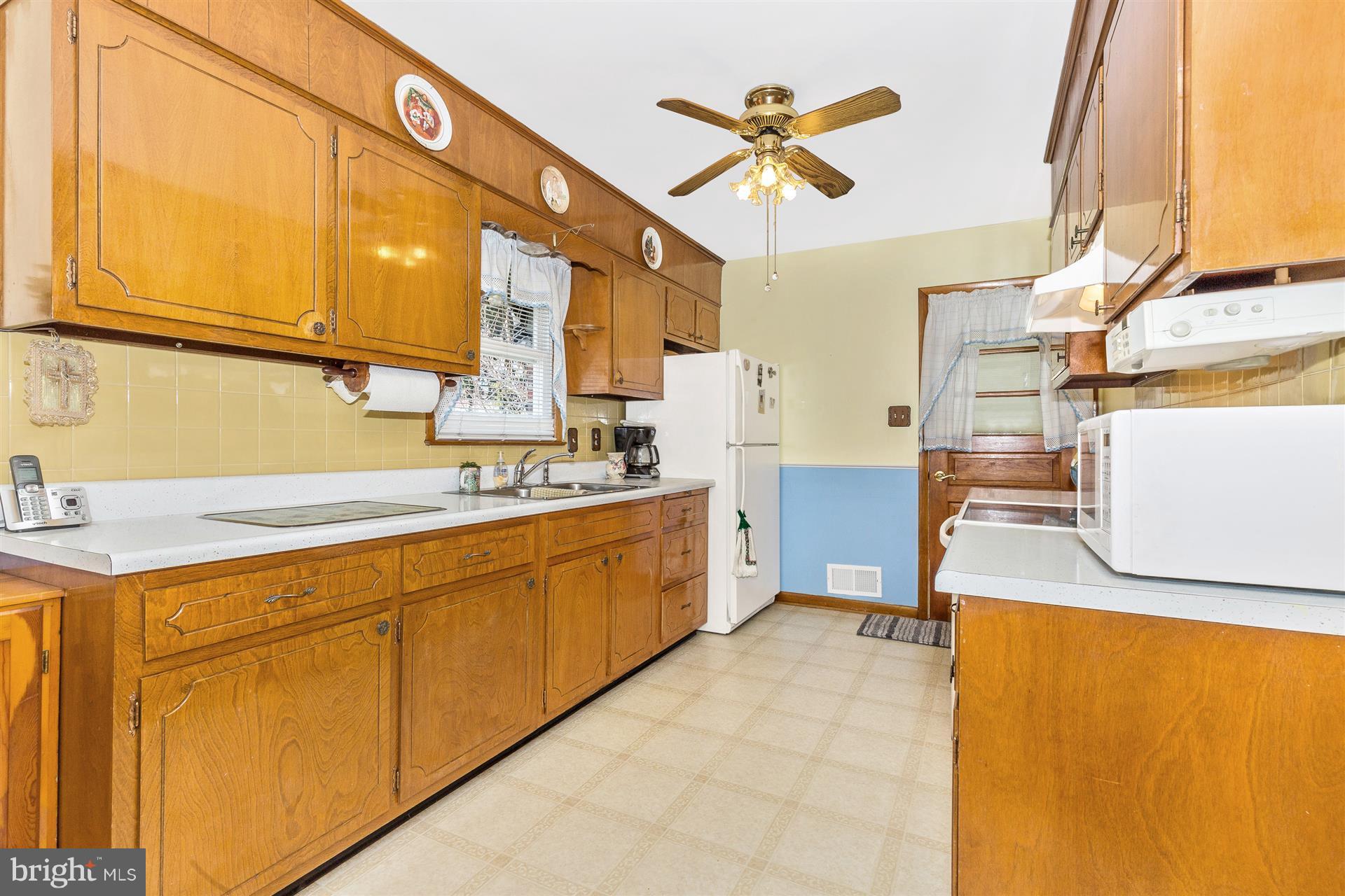 909 Chestnut Street Frederick, MD 21703 - Photo 7 of 29 Kitchen