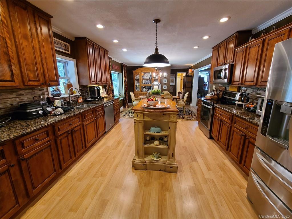 71 McLean Road Weaverville, NC 28787 - Photo 2 of 19 Gallery Image 2