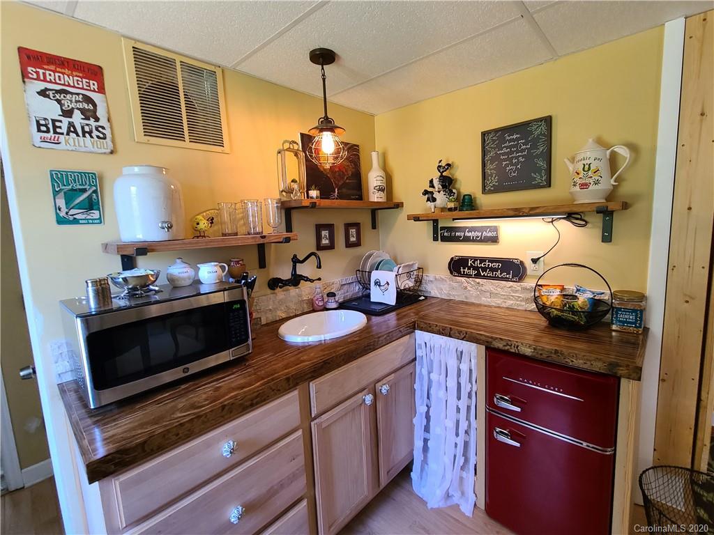 71 McLean Road Weaverville, NC 28787 - Photo 12 of 19 Gallery Image 12