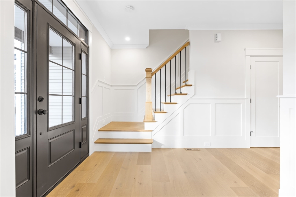 5 Bradford Road Natick, MA 01760 - Photo 3 of 35