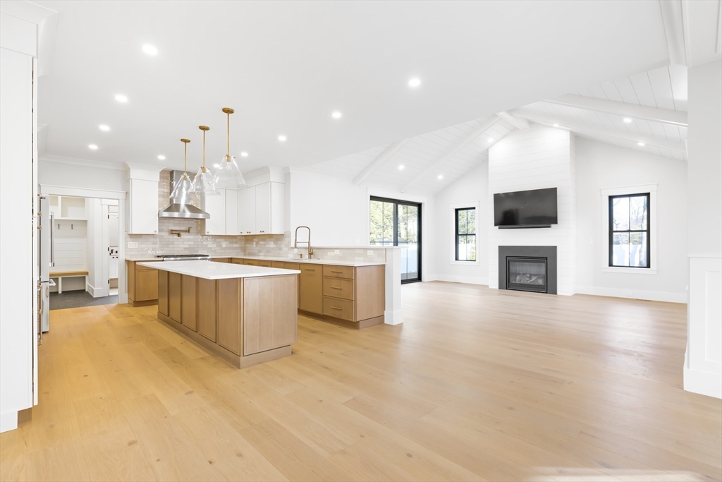 5 Bradford Road Natick, MA 01760 - Photo 4 of 35