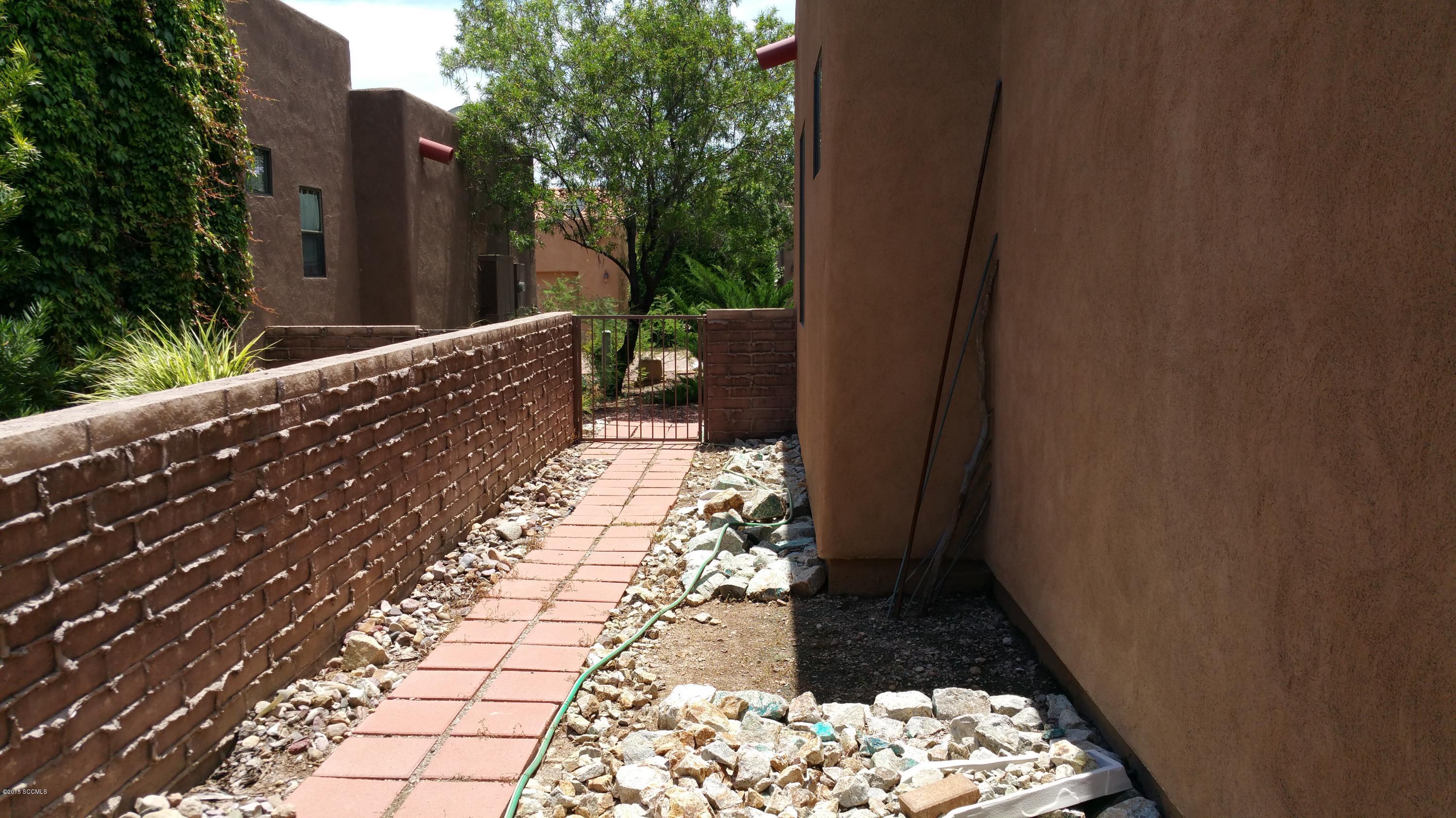 438 Colorado Court Rio Rico, AZ 85648 - Photo 8 of 15