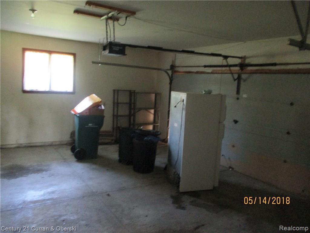 18480 Merriman Road Romulus, MI 48174 - Photo 27 of 30 EMPTIED GARAGE