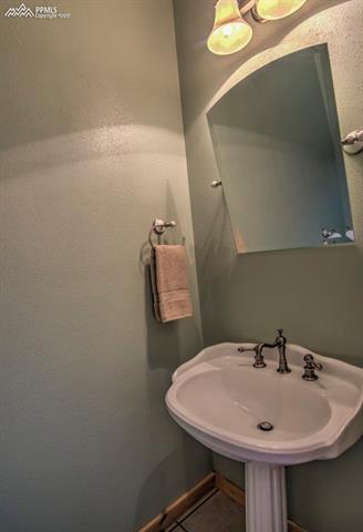 377 Apache Road Florissant, CO 80816 - Photo 33 of 36
