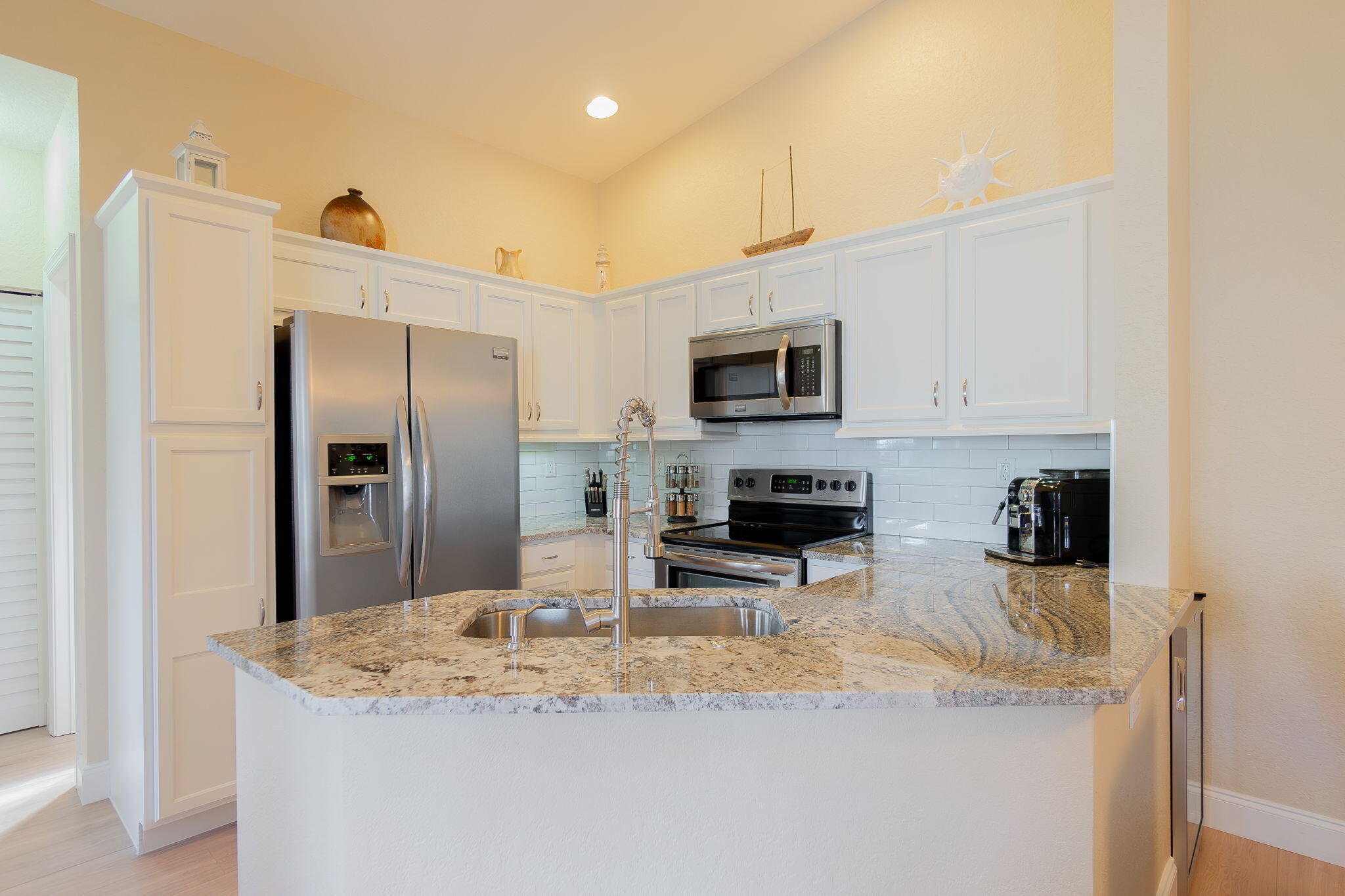 3127 Laurel Ridge Circle Riviera Beach, FL 33404 - Photo 11 of 38 11-web-or-mls-DSC00432-Enhanced-NR