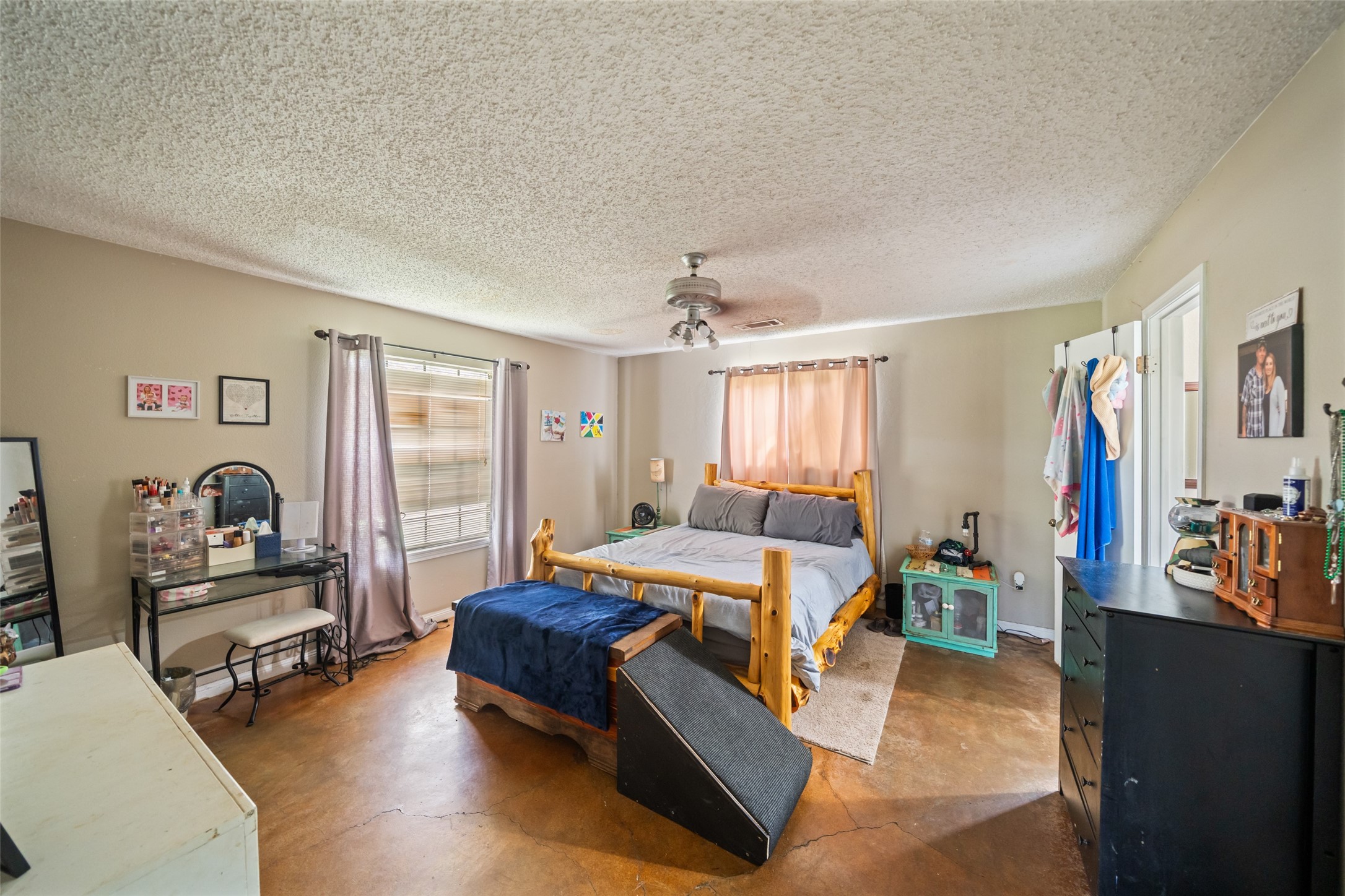 154 Pin Oak Drive Angleton, TX 77515 - Photo 12 of 27