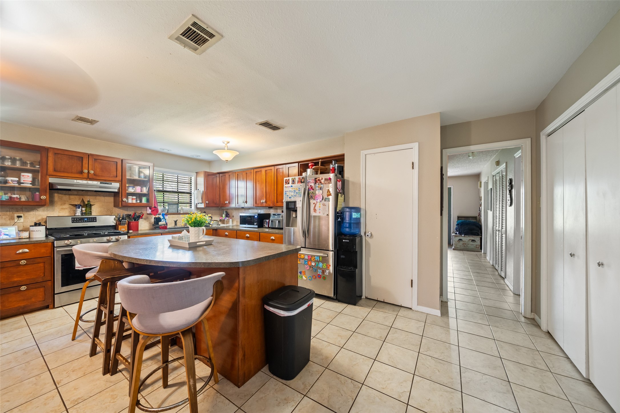 154 Pin Oak Drive Angleton, TX 77515 - Photo 10 of 27