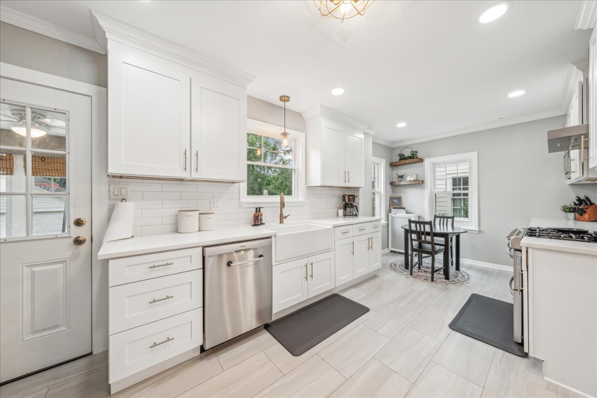 212 E Road Glen Ellyn, IL 60137 - Photo 5 of 42