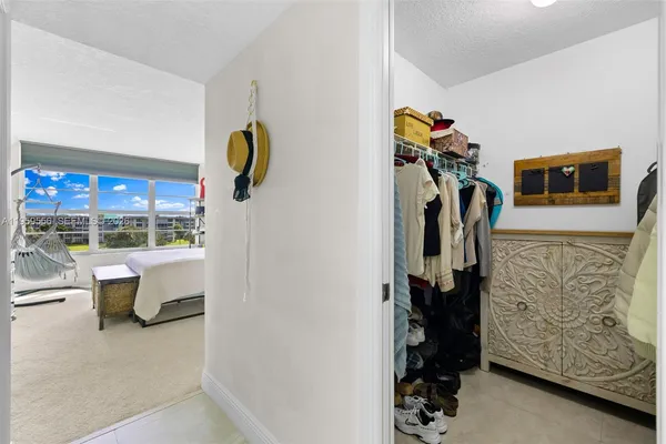 $2,450 | 3850 Oaks Clubhouse Drive, Unit 504, Pompano Beach, FL 33069
