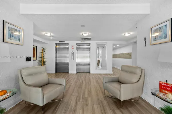 $2,450 | 3850 Oaks Clubhouse Drive, Unit 504, Pompano Beach, FL 33069