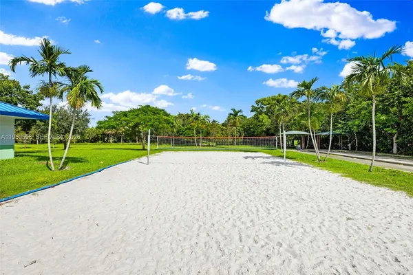 $2,450 | 3850 Oaks Clubhouse Drive, Unit 504, Pompano Beach, FL 33069