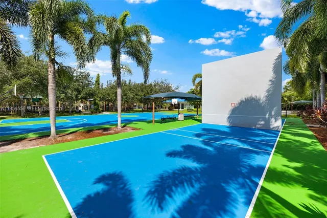 $2,700 | 3850 Oaks Clubhouse Drive, Unit 504, Pompano Beach, FL 33069