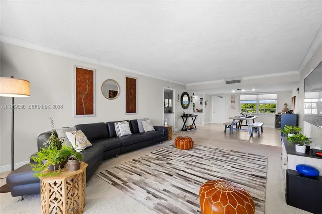 $2,700 | 3850 Oaks Clubhouse Drive, Unit 504, Pompano Beach, FL 33069