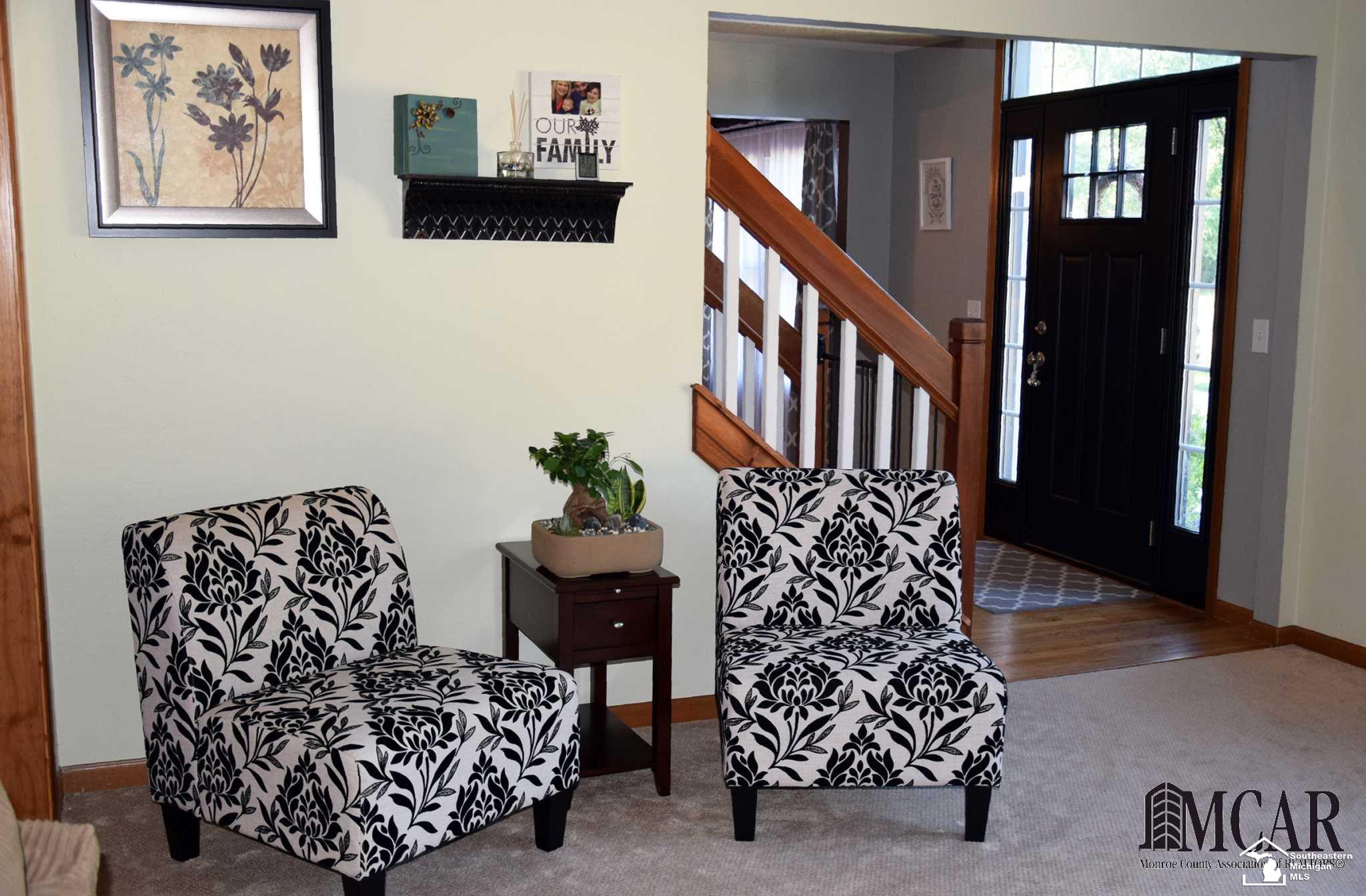 6761 Lockmill Road Temperance, MI 48182 - Photo 2 of 34 Living Room Entry
