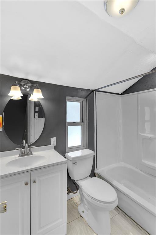 811 Clonmel Street Duquesne, PA 15110 - Photo 13 of 15 Bathroom